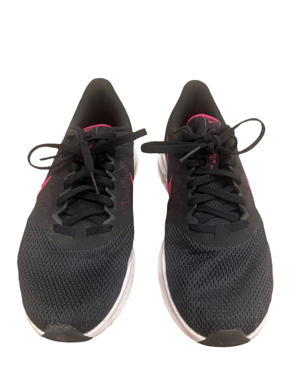 Nike Black and Hot Pink Women's Athletic Downshifter 11 Running Shoes - Picture 2 of 10